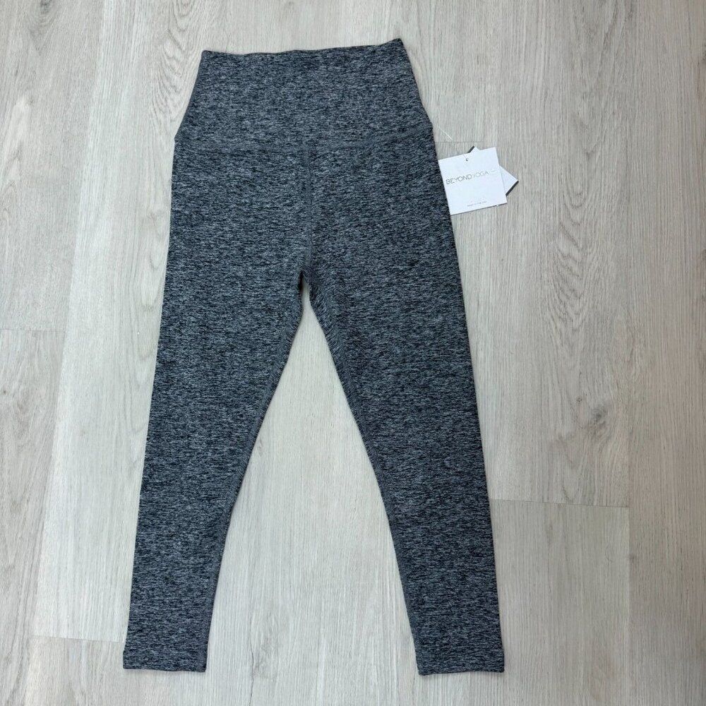 Beyond Yoga Spacedye Walk And Talk High Waisted Capri Legging Medium Gray - Picture 3 of 3